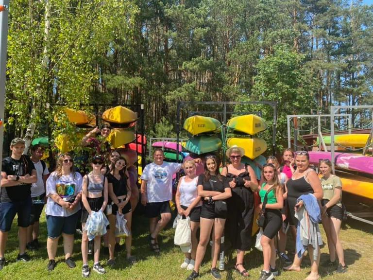 Spływ kajakowy uczestników 11-4 Hufca Pracy w Starogardzie Gdańskim