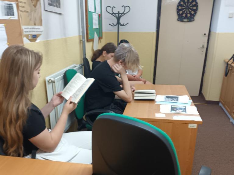 Kto ratuje jedno życie, ratuje cały świat – zajęcia w 9-10 Hufcu Pracy w Krośnie