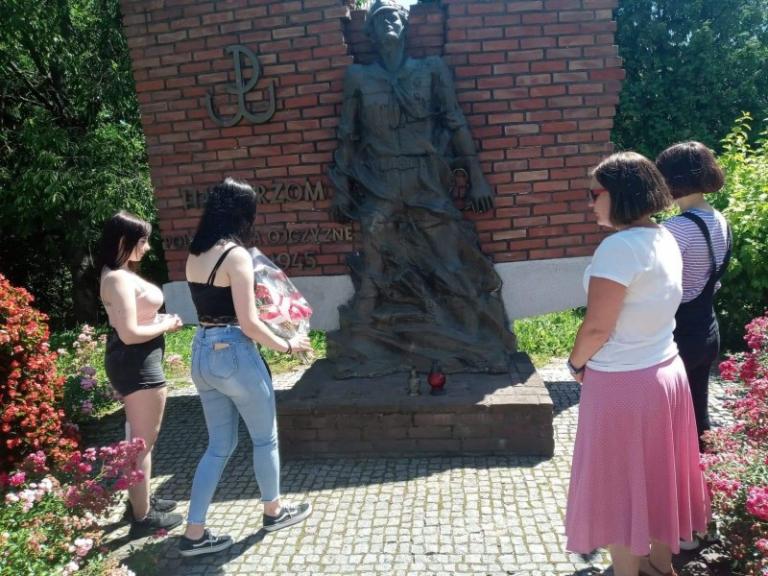 63 DNI CHWAŁY – SKARŻYSKO PAMIĘTA