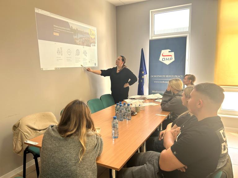 O Europejskim Rynku Pracy w Młodzieżowym Centrum Kariery w Gostyniu