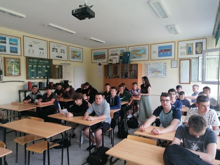 Zajęcia z pośrednikiem pracy w 9-9 HP Krosno
