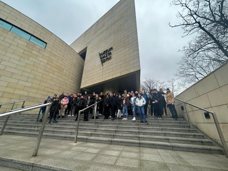 Wycieczka do muzeum z 11-12 Hufcem Pracy w Gdyni