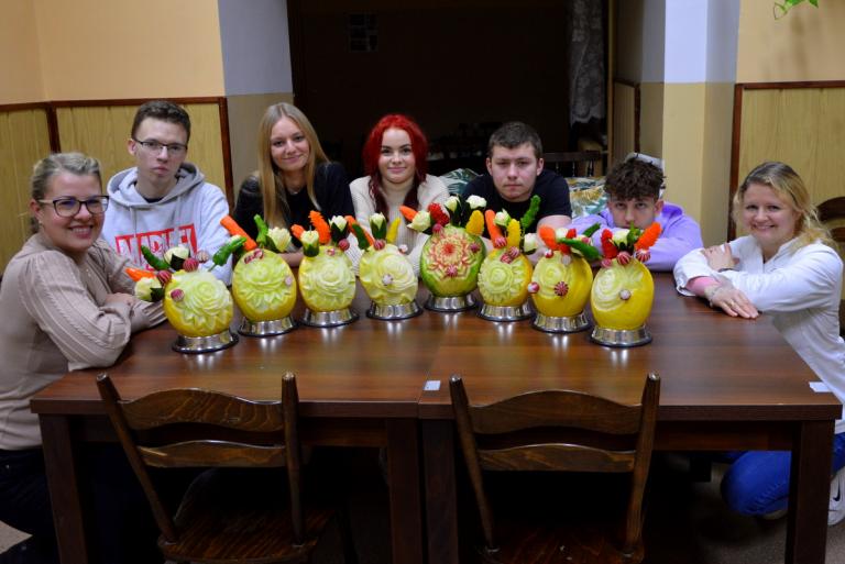 Kolorowy zawrót głowy – szkolenie Carving w OSiW w Niechanowie