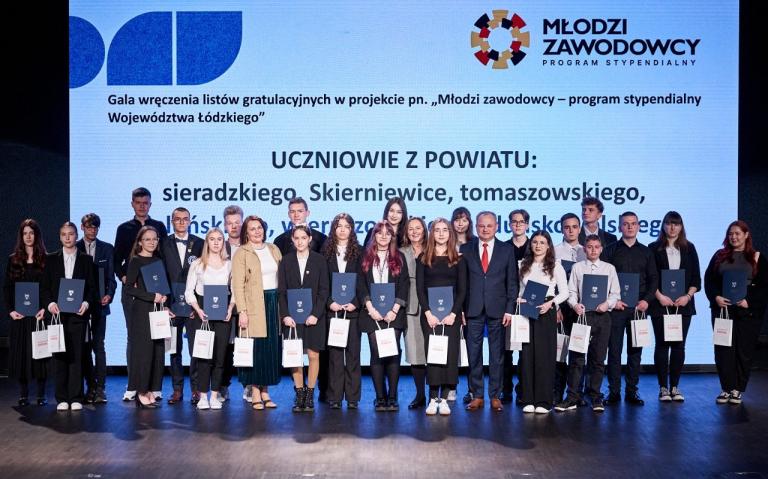 HP 5-21 Wieluń: Uczestniczka hufca w gronie stypendystów uczniów szkół zawodowych w Łódzkiem