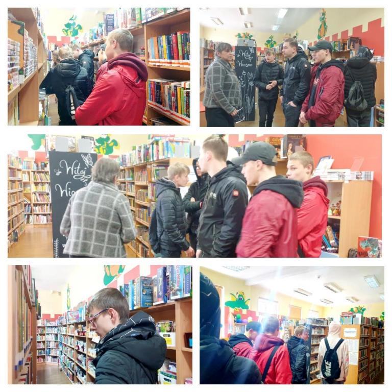 Biblioteka w Lęborku odwiedzana przez 11-5 Hufiec Pracy