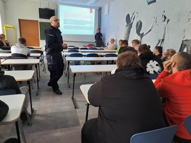 Zajęcia edukacyjno-profilaktyczne z przedstawicielami Komendy Miejskiej Policji w Łodzi