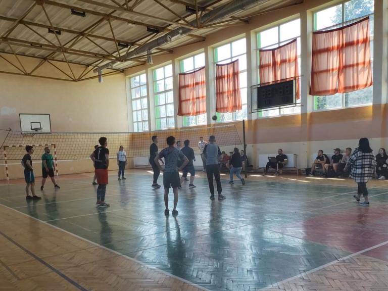 Mecz siatkarski uczestników sanockiego Hufca