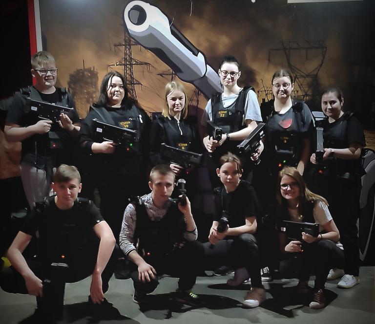 Wyjście uczestników 11-7 Hufca Pracy w Gdańsku na paintball laserowy