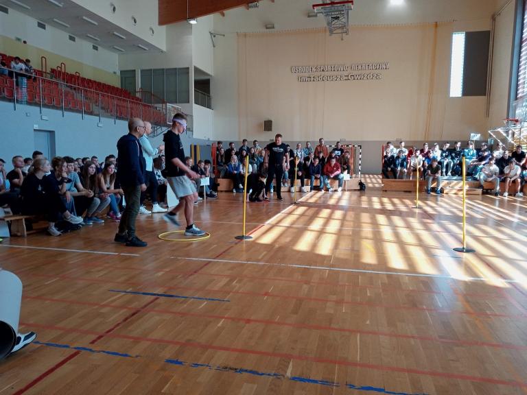 Otrzęsiny klas I w 11-23 Hufcu Pracy Słupsk