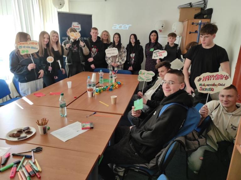 Międzynarodowy Dzień Szczęścia w Krośnie – Inspiracja do szukania satysfakcji zawodowej