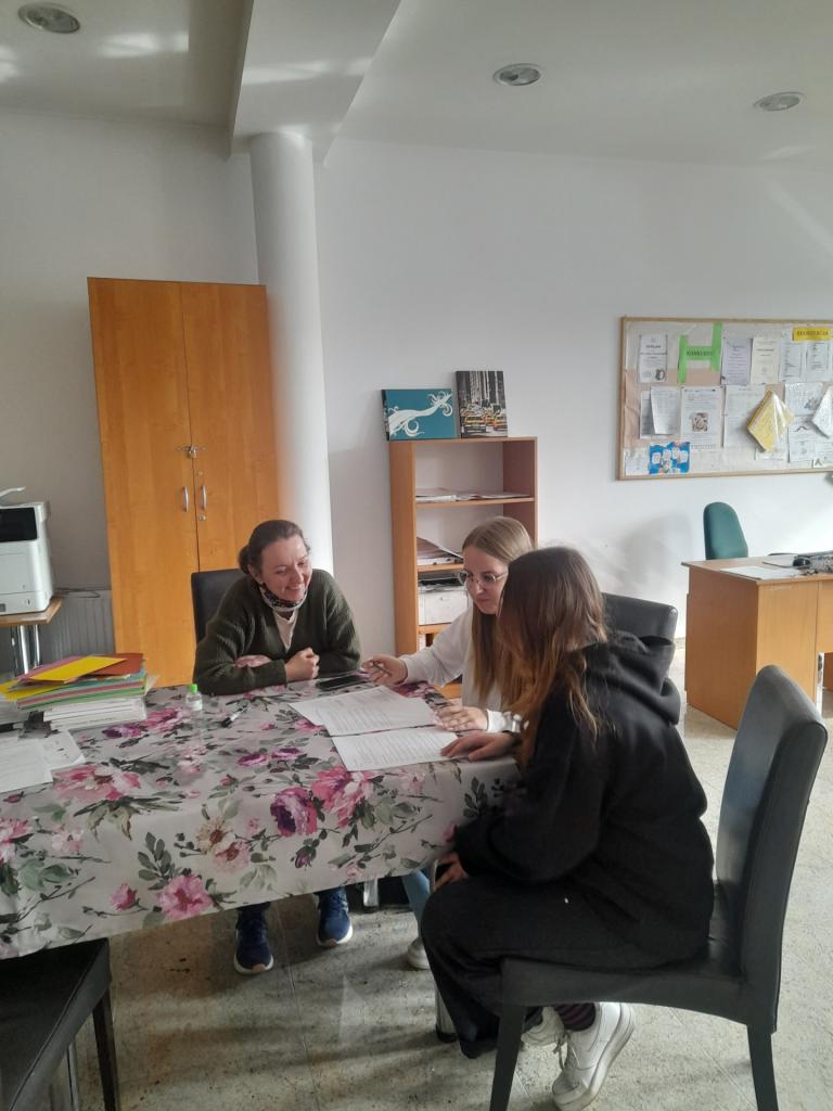 Przygotowanie scenki profilaktycznej przez wychowanków Dzierżoniowskiego Hufca Pracy na Wojewódzki Festiwal Profilaktyczny Młodzieży Dolnego Śląska pt.  