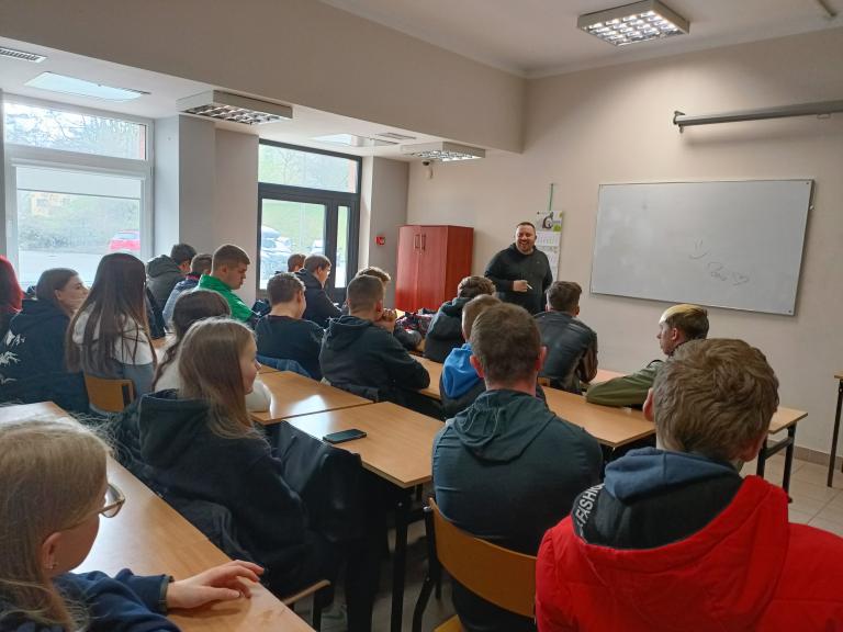 Zajęcia z przedsiębiorczości zrealizowane w 11-12 Hufcu Pracy w Gdyni przez Centrum Edukacji i Rozwoju „Progresownia”