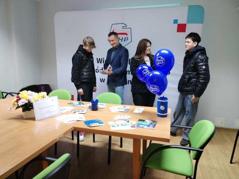 „Przyszłość w Twoich Rękach!” – Giełda Edukacyjna i Dzień Otwarty w Centrum Edukacji i Pracy Młodzieży w Poznaniu