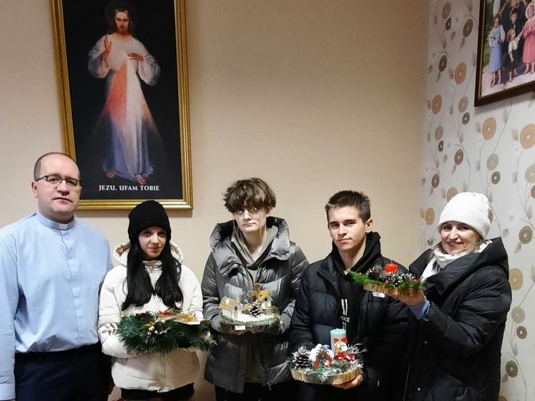 Stroiki Świąteczne dla Centrum Medyczno-Charytatywnego Caritas w Krośnie