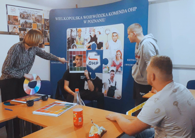 Kreowanie wizerunku profesjonalnego pracownika w ramach projektu Aktywni górą! w kaliskim Hufcu Pracy