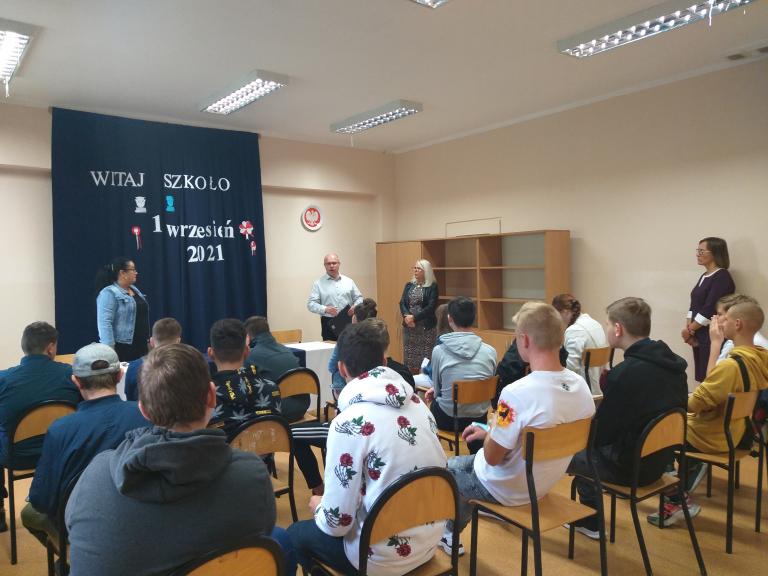 Młodzież 11-19 Hufca Pracy w Słupsku wita nowy rok szkolny