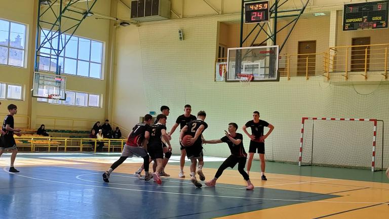 Powiatowy turniej w koszykówkę w Człuchowie