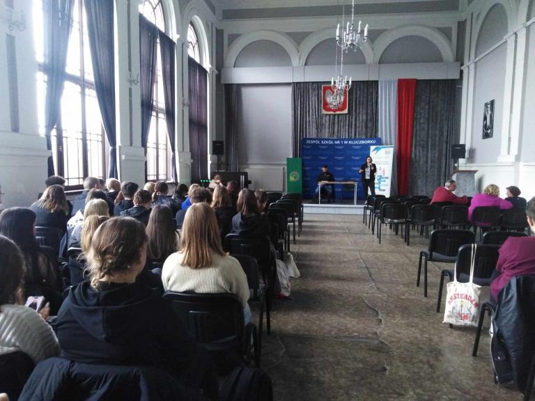 Giełda pracy skierowana do młodzieży szkół średnich