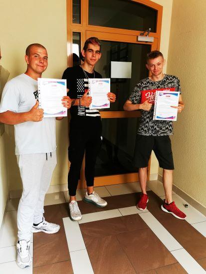 Certyfikaty Youthpass dla uczestników projekty „Żyj zdrowo kolorowo ekologicznie”