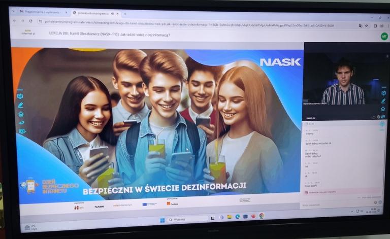 Dzień Bezpiecznego Internetu w Trzebini – „Jak radzić sobie z dezinformacją?”