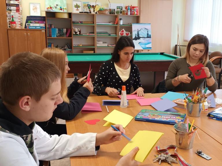 Dzień   Edukacji  Narodowej - zajęcia plastyczne