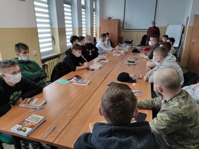 Operator koparki jednonaczyniowej kl. III – nowe kwalifikacje w Krośnie