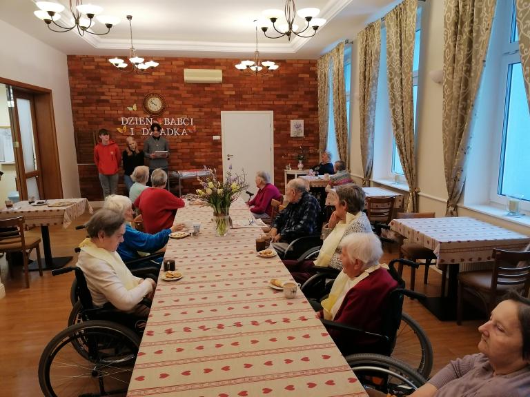 Wizyta Rady Młodzieży z 11-23 Hufca Pracy w Domu Pomocy Społecznej „Leśna Oaza” w Słupsku