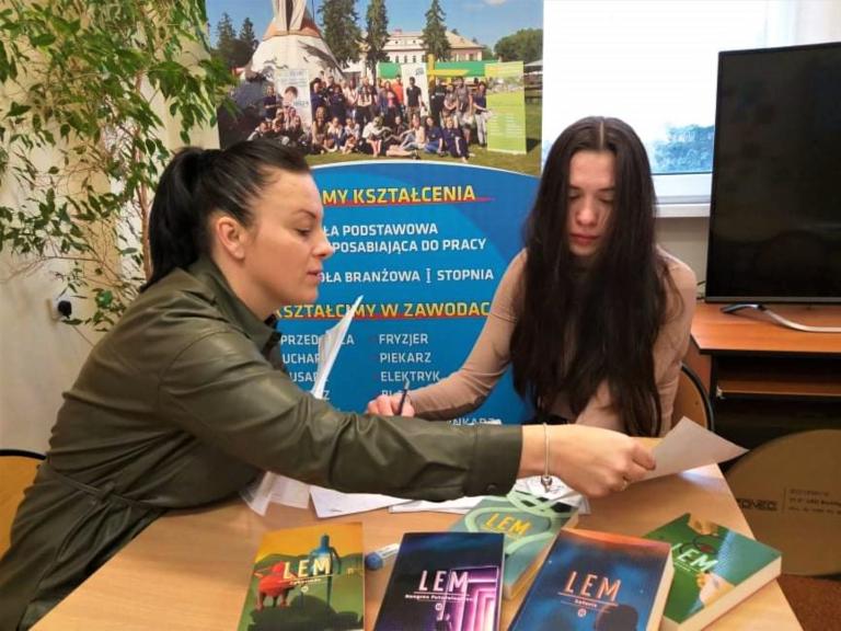 Finał projektu „W stronę gwiazd, Lem wśród nas” w 11-19 Hufcu Pracy