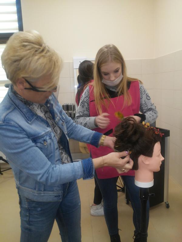 PRZYGOTOWANIA DO KONKURSU ARTYSTYCZNEGO „MAM TALENT”