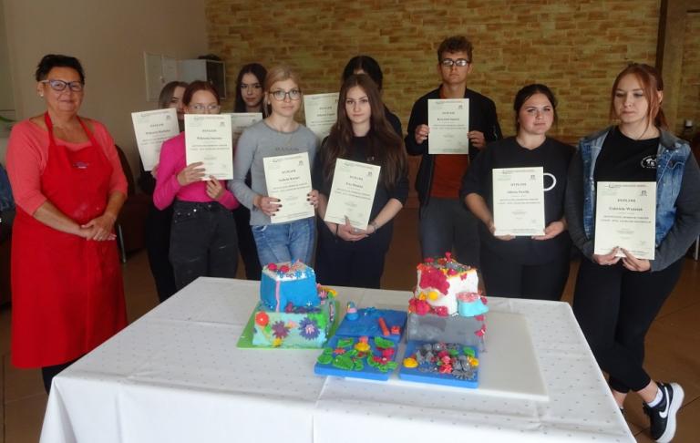 Artystyczne zdobienie ciast i tortów w Gorlicach