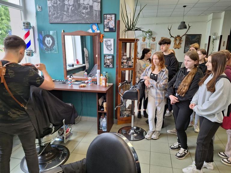 CEiPM w Krośnie z wizytą studyjną u barbera