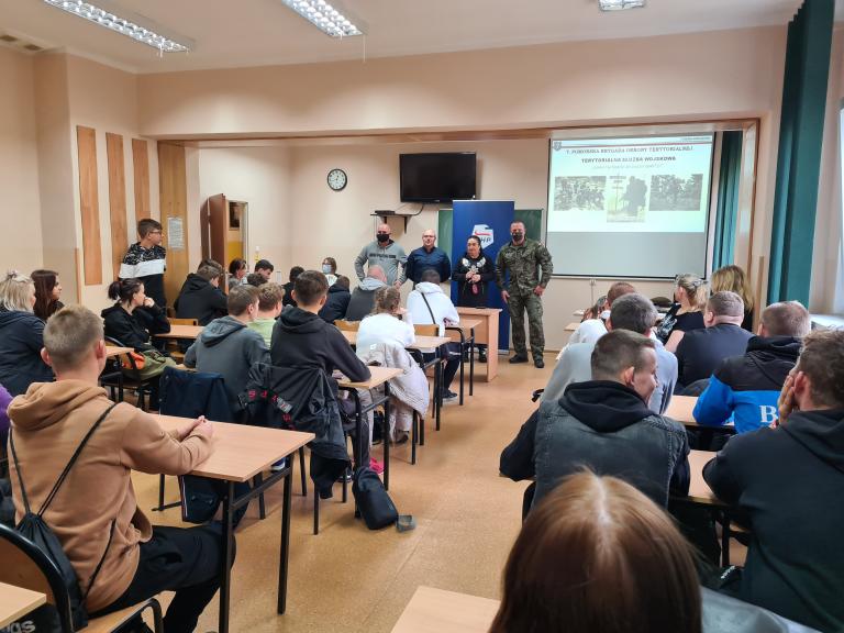 Militarnie w 11-19 Hufcu Pracy w Słupsku