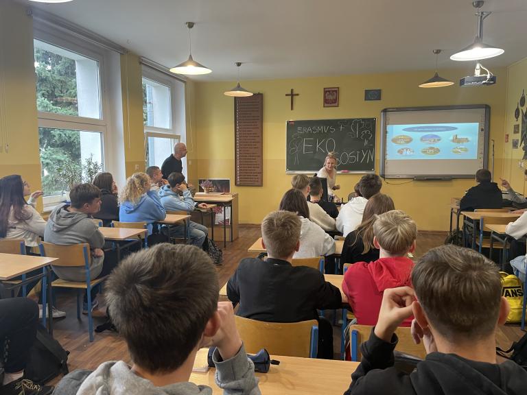 Promocja projektu przez uczestników z gostyńskiego Hufca Pracy