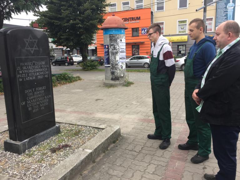 PAMIIĘĆ O HOLOKAUŚCIE W SKARŻYSKIEJ JEDNOSTCE