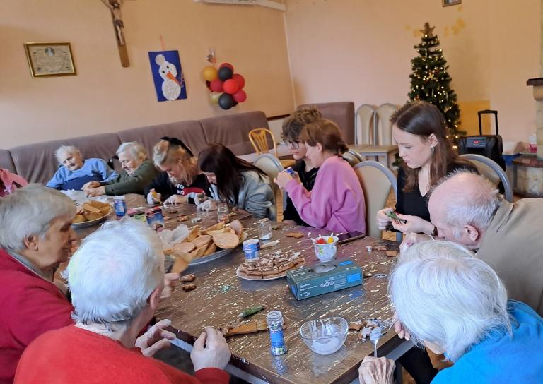 „Kolędujmy razem- świąteczna radość z seniorami”