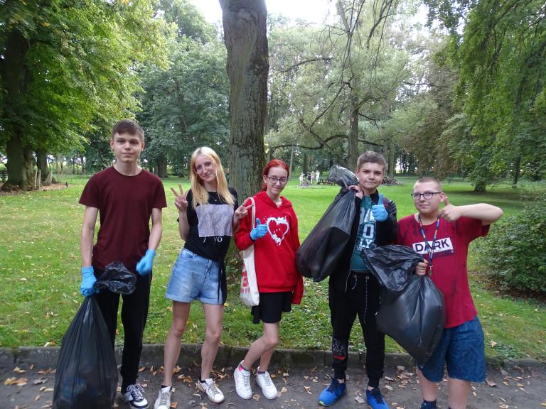 Sprzątanie świata w Ośrodku Szkolenia i Wychowania w Chraplewie