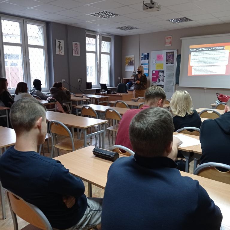 Spotkanie uczniów ZSP w Śremie z doradcą zawodowym z MCK