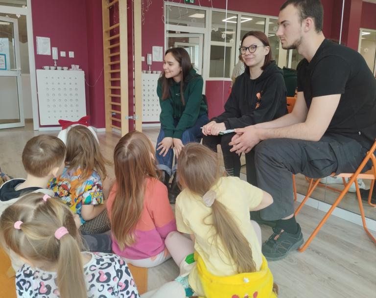 Czytanie Dzieciom z 11-12 Hufcem Pracy w Gdyni