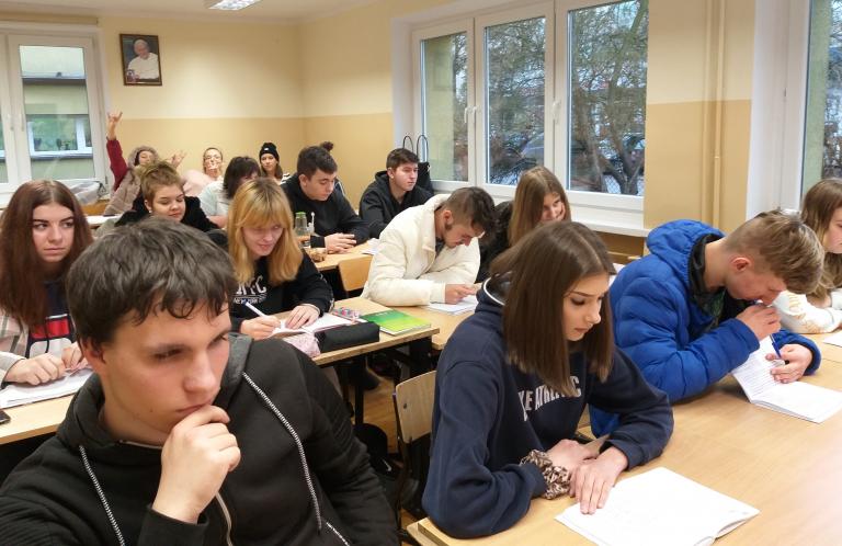 Kurs z teorii zawodowej w 11-19 Hufcu Pracy w Słupsku