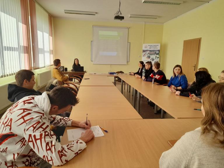 Bezpieczne wyjazdy do pracy za granicę