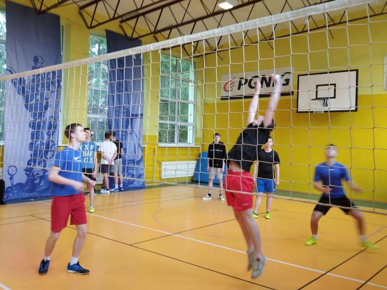 Turniej Piłki Siatkowej w 9-9 Hufcu Pracy Krosno