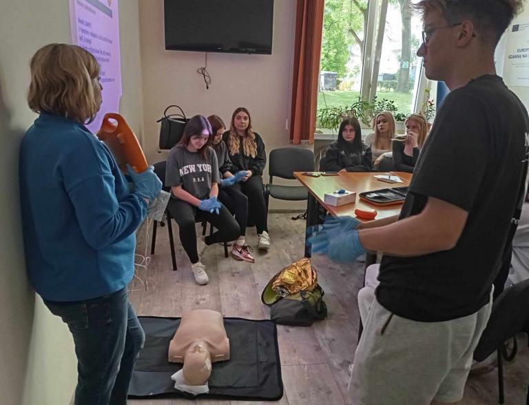 Kurs pierwszej pomocy przedmedycznej dla uczestników staży w Hiszpanii