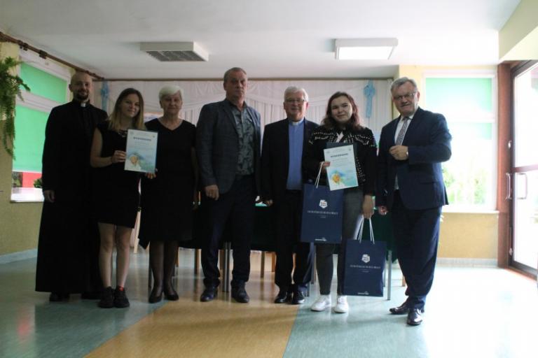 JAN PAWEŁ II W MOIM ŻYCIU – WRĘCZENIE NAGRÓD LAUREATOM OGÓLNOPOLSKIEGO KONKURSU LITERACKIEGO