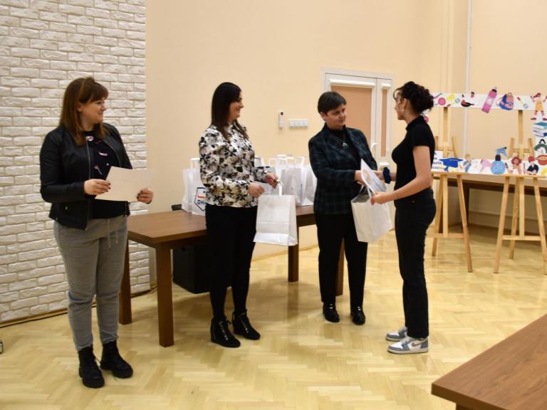 „KARTKA POCZTOWA DLA BOHATERÓW GRANIC”