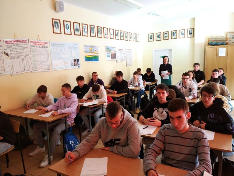 Doradca zawodowy w 9-9 Hufcu Pracy Krosno