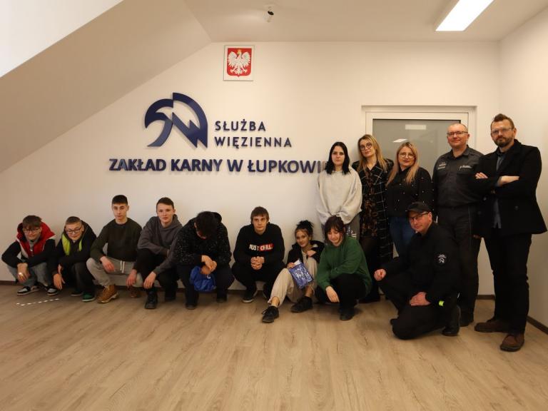 Wizyta młodzieży OSiW Iwonicz w Zakładzie Karnym w Łupkowie