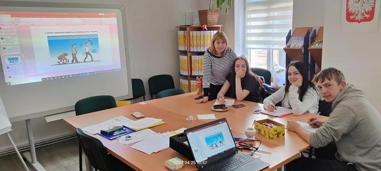 Projekt „Aktywni Górą” – zajęcia na temat motywacji w Hufcu Pracy Wałbrzych