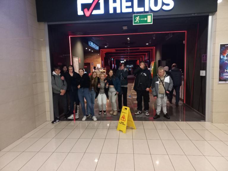 Filmowe popołudnie uczestników Ośrodka Szkolenia i Wychowania w Tczewie
