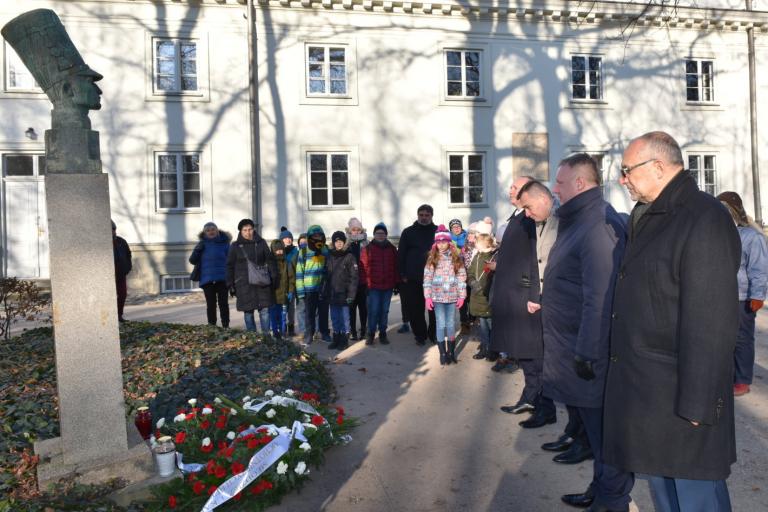 Podchorążym w hołdzie