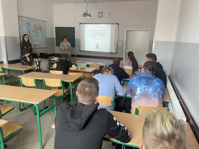 Spotkanie uczestników kościańskiego hufca z pracownikami Sanepidu